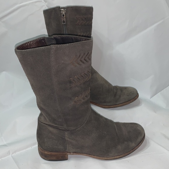 Ugg Gray Caitlin suede Boots With chevrons Size 5 - Picture 6 of 9